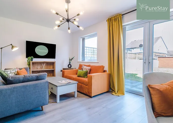 Stunning House In For Business & Leisure - Wi-fi & Parking By Purestay Serviced Villa Mánchester