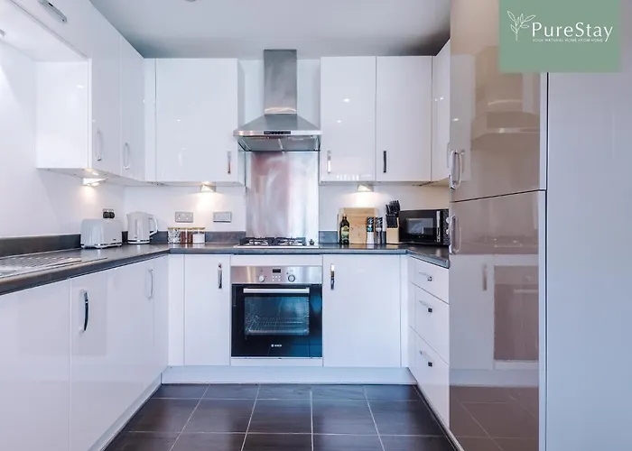 Stunning House In For Business & Leisure - Wi-fi & Parking By Purestay Serviced * 맨체스터