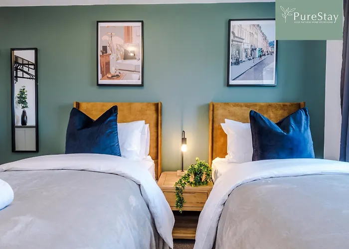 Stunning House In For Business & Leisure - Wi-fi & Parking By Purestay Serviced *