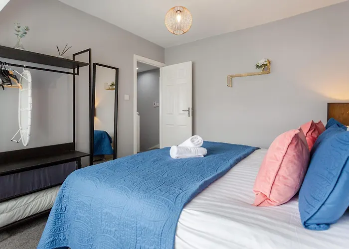 Free Parking 5 Minutes From Centre Manchester