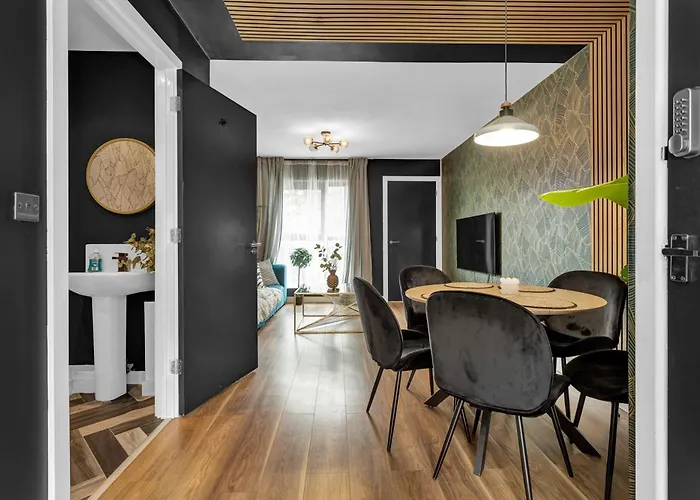 Dom wakacyjny Free Parking Luxury Safari House