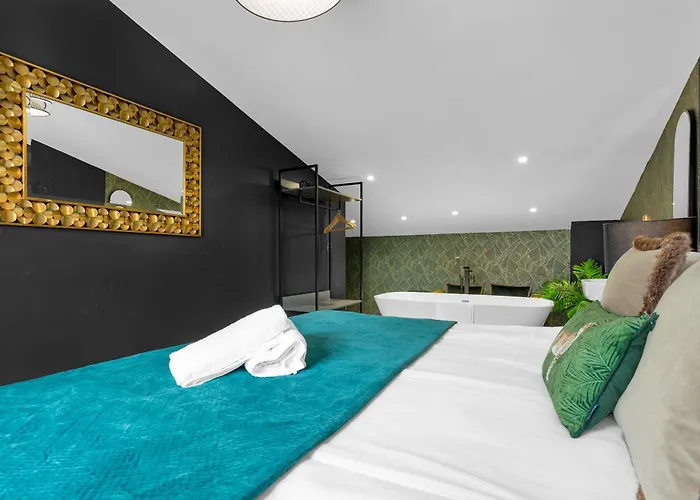 Free Parking Luxury Safari House Dom wakacyjny Manchester