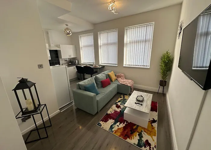 2 Bedroom Flat Close To City, Stadium And Coop Arena Apartament *