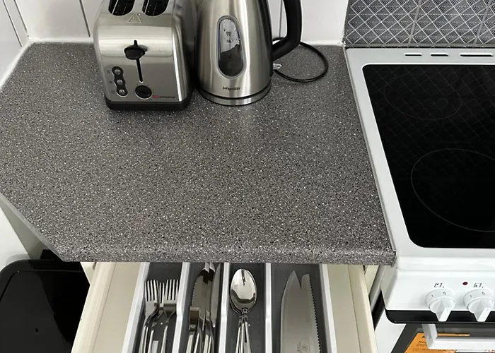 Apartmán 2 Bedroom Flat Close To City, Stadium And Coop Arena