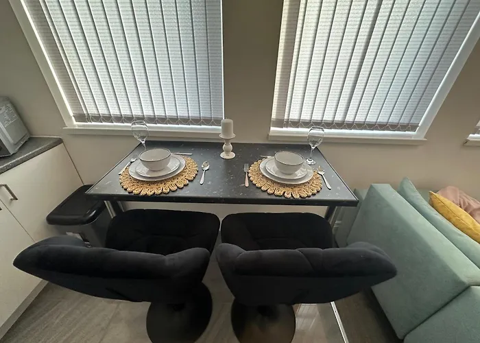 2 Bedroom Flat Close To City, Stadium And Coop Arena Manchester