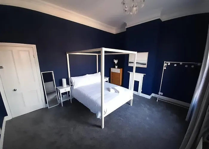 Chic 5 Double Bedroom House - 15 Min To