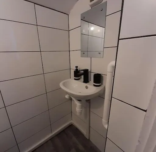 Ferienhaus Chic 5 Double Bedroom House - 15 Min To