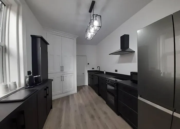 Chic 5 Double Bedroom House - 15 Min To 펜션 *