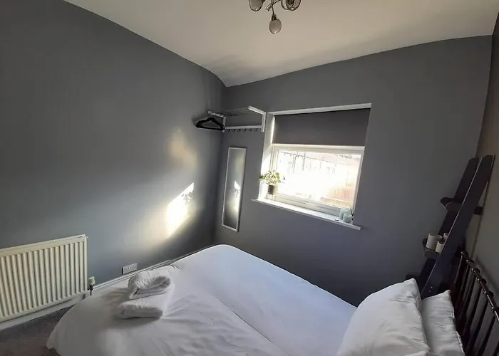 Chic 5 Double Bedroom House - 15 Min To Holiday home