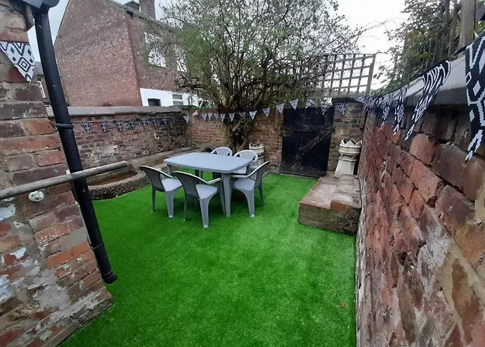 Chic 5 Double Bedroom House - 15 Min To *