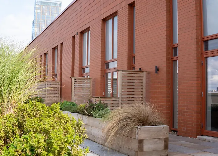 3bdr Penthouse By Torr Group Short Lets & Serviced With Private Rooftop Garden * Manchester
