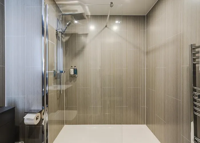 Brimmond Homes - Nr To Univ, Hospitals, O2 Apollo, Plab & 7 Mins To Centre - Stylish, Modern & Secure 2 Bed, 2 Bath With Allocated Free Parking