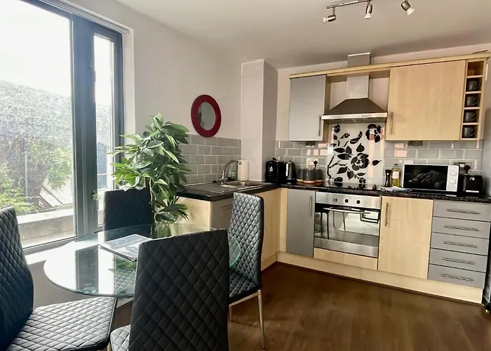 2 Bed Flat Near Deansgate