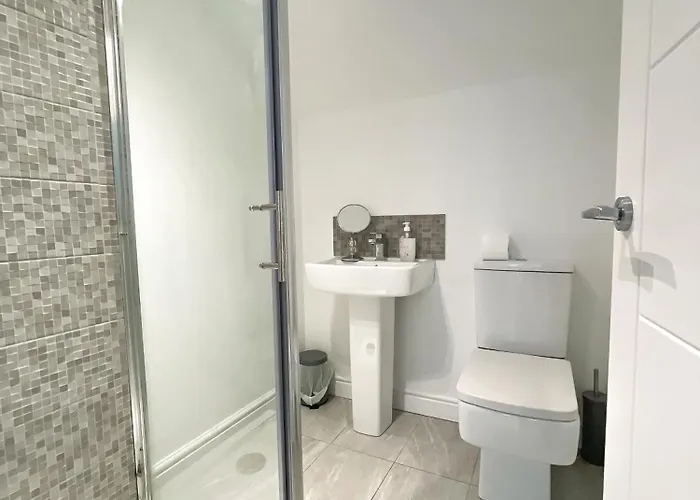 10min To - Free Parking - Private - Contractor Friendly Apartamento