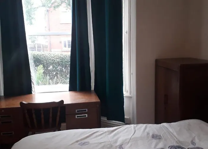 Bird Song Old Trafford בית נופש