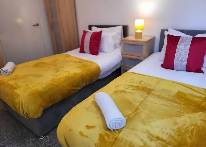 Luxury 2 Bed On River, Wifi, Parking, Garden Apartament