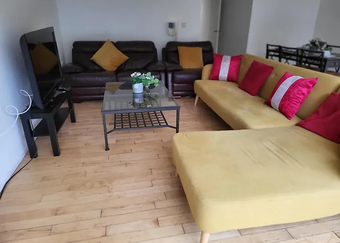 Apartament Luxury 2 Bed On River, Wifi, Parking, Garden