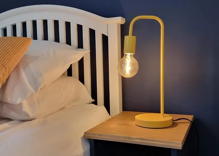 Dom wakacyjny The Heart - Cosy 3 Bedroom House With Double Driveway And Garden In