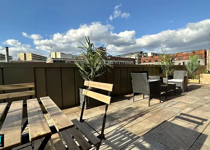 Lux Livin' - Luxury 2 Bed With Sky Garden Apartment Manchester