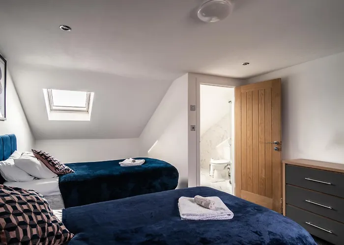 Refined Comforts For Two 5 * 맨체스터