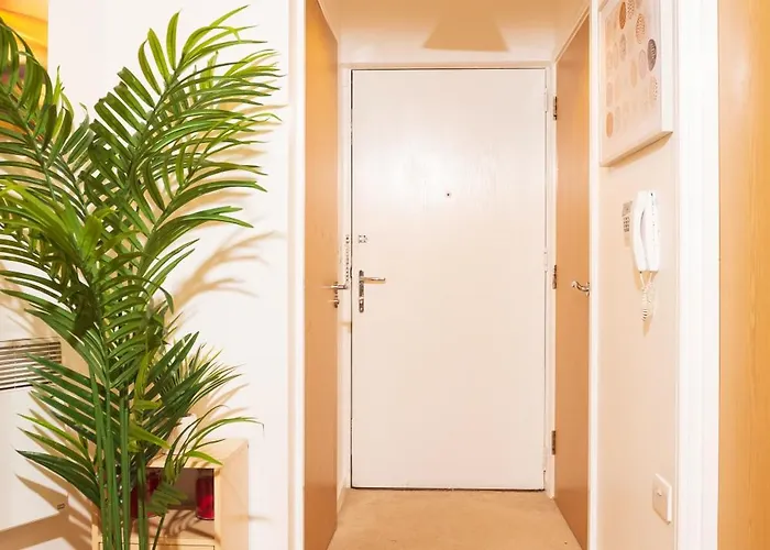 דירה Luxury Two Bedroom Flat Opposite Coop Live N Etihad Stadium With Free Secure Parking, Netflix And Sky Tv