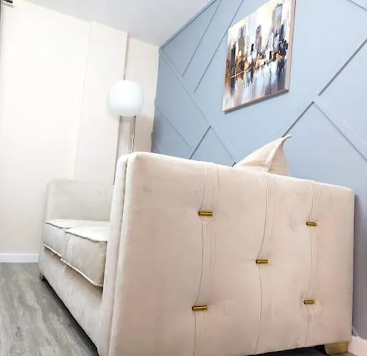 アパート A Superb 2 Bed, 2 Bathroom In Centre Free Parking *