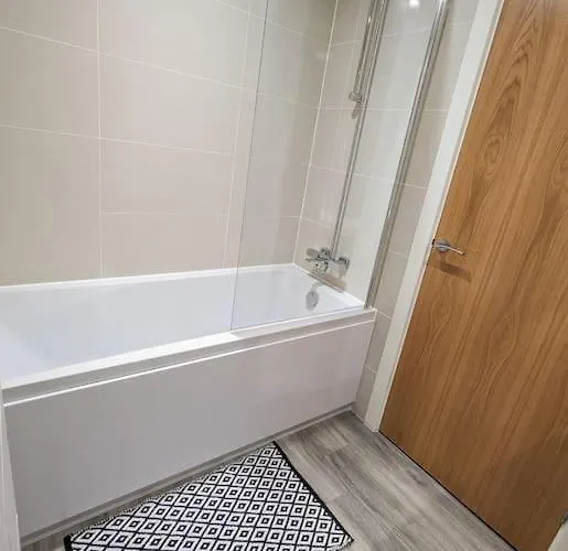 A Superb 2 Bed, 2 Bathroom In Centre Free Parking アパート マンチェスター