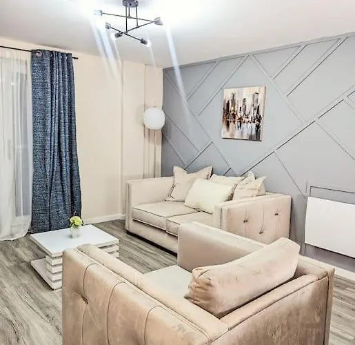 A Superb 2 Bed, 2 Bathroom In Centre Free Parking アパート *