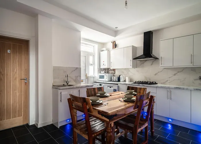 Harmony House: Shared Spaces 3 * Mánchester