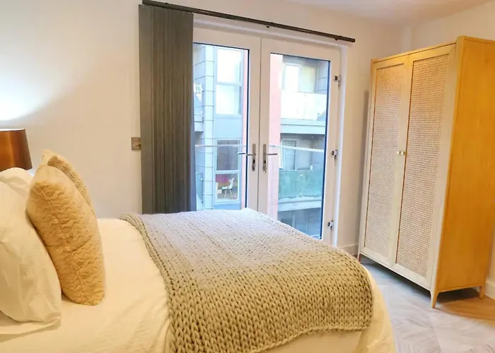 Apartament Stunning Split Floor Flat By Victoria - Pass The Keys *