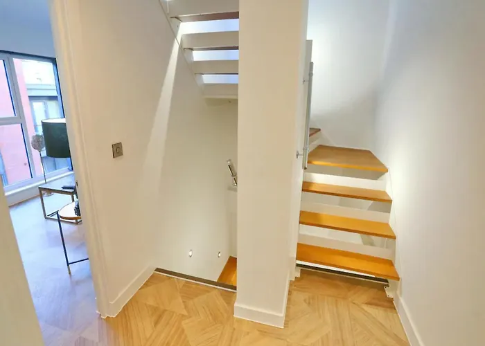 Stunning Split Floor Flat By Victoria - Pass The Keys Apartament