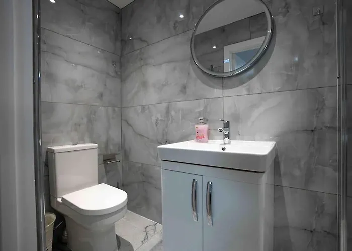 Luxury 6 Bed Near Centre With Cinema & Games 5 Bathrooms Willa Manchester