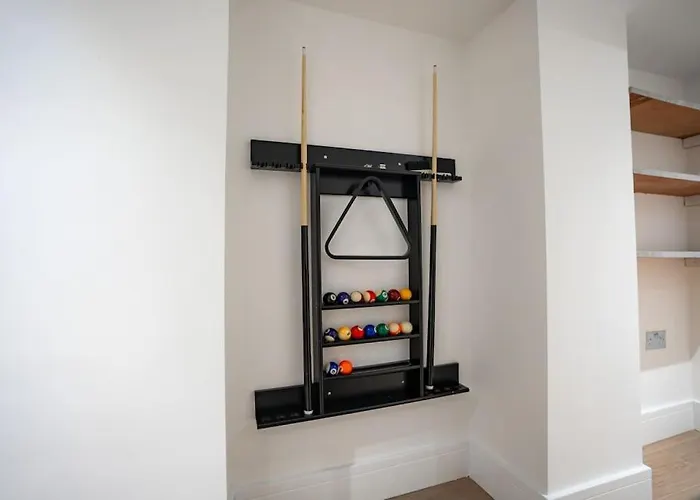 Luxury 6 Bed Near Centre With Cinema & Games 5 Bathrooms Manchester