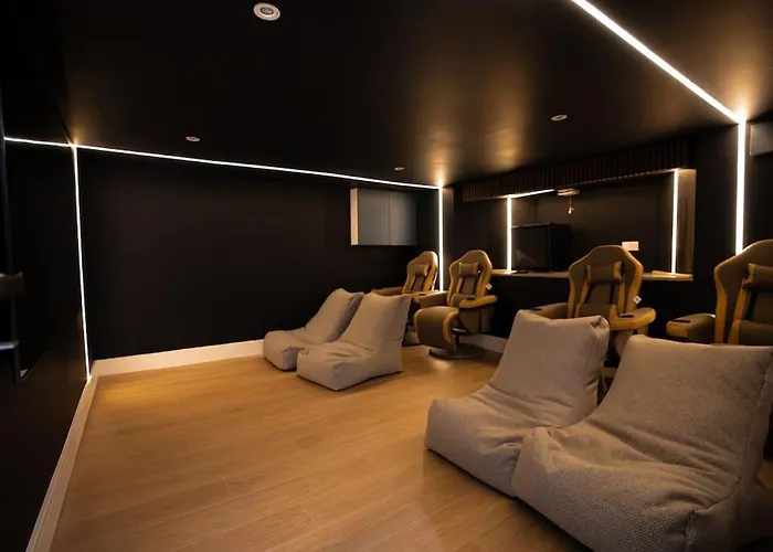 Luxury 6 Bed Near Centre With Cinema & Games 5 Bathrooms Willa