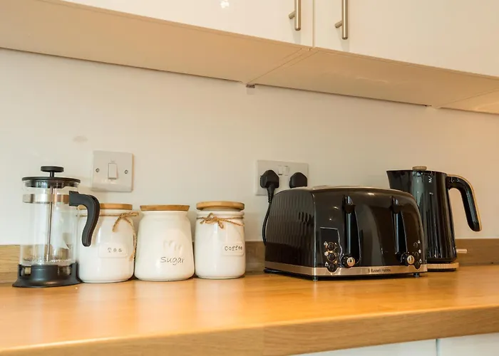 Drillzstays - Ethiad Free Parking *