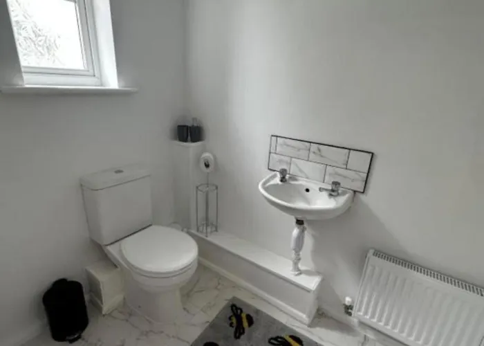 Stunning 3-bed House In *