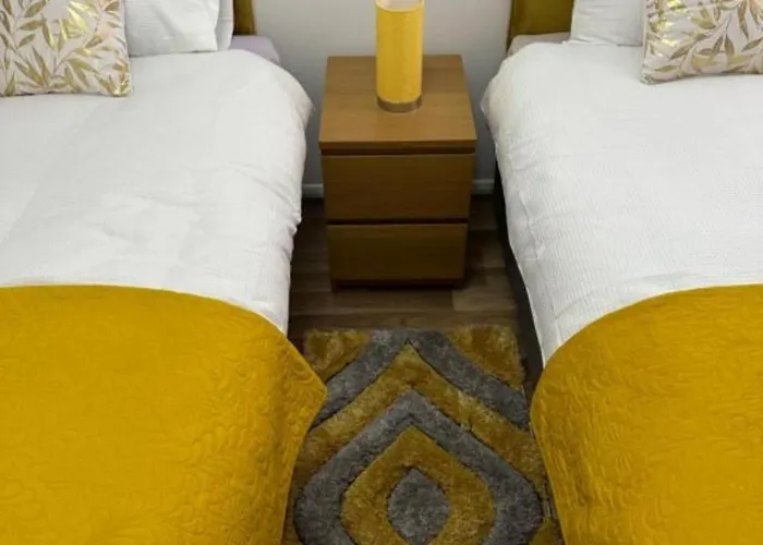 Stunning 3-bed House In * 맨체스터