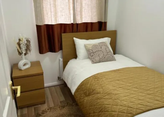 Stunning 3-bed House In 펜션 *