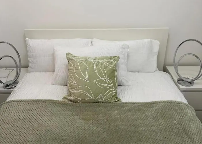 Stunning 3-bed House In 펜션 맨체스터