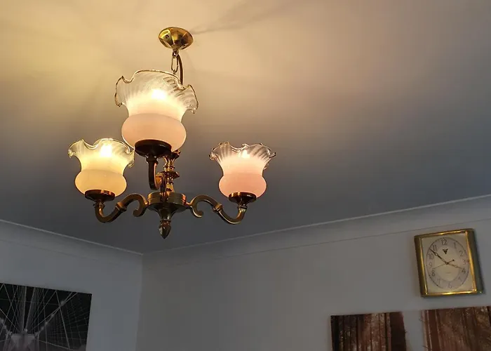 بيت للعطل Lovely 3 Bedroom House مانشستر