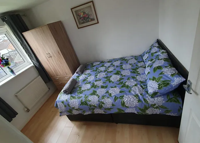 펜션 Lovely 3 Bedroom House