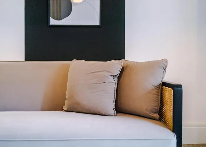 4 Bedroom House Eccles 맨체스터