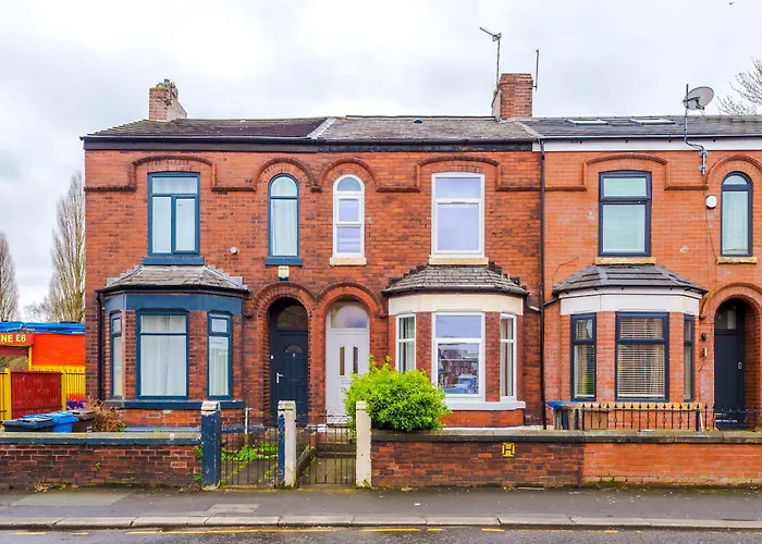 4 Bedroom House Eccles *