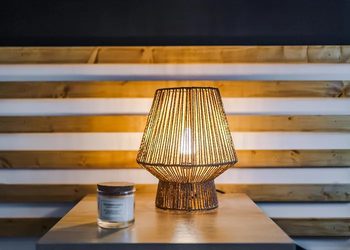 펜션 4 Bedroom House Eccles