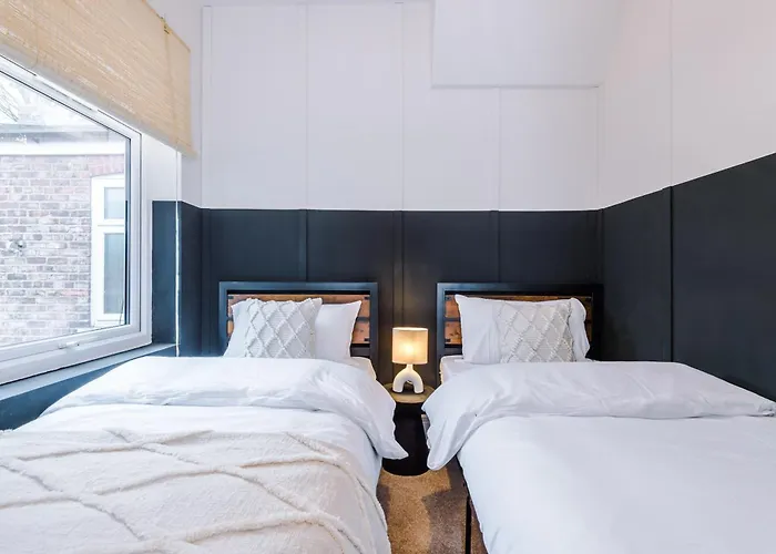 4 Bedroom House Eccles 펜션 맨체스터