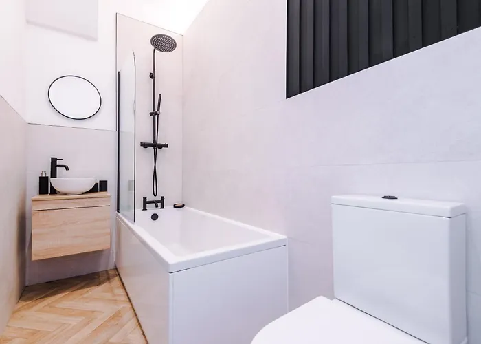 4 Bedroom House Eccles Manchester