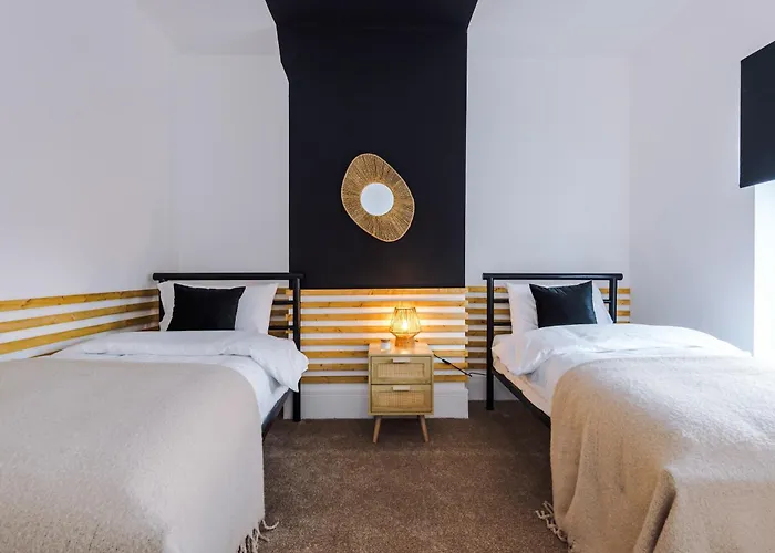 4 Bedroom House Eccles 펜션 맨체스터