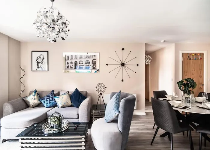 Spacious & Bright 2 Bed In Appartamento *