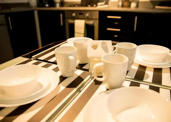 Luxury Spacious Modern Near Centre