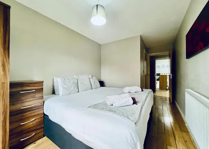 Lovely 4 Bed 맨체스터